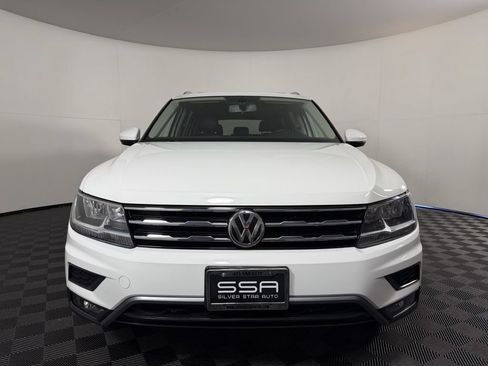 Used 2018 Volkswagen Tiguan SEL AWD/4WD image 2