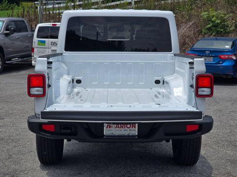 New 2026 Jeep Gladiator Sport AWD/4WD image 12