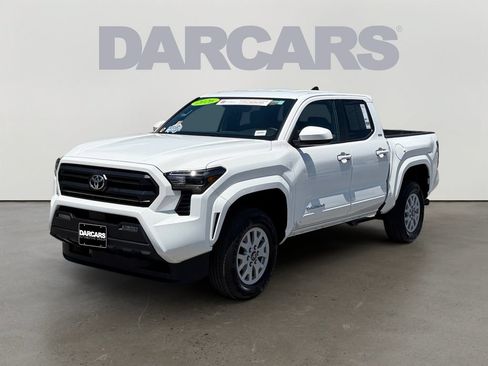 Certified 2026 Toyota Tacoma SR5 AWD/4WD image 3