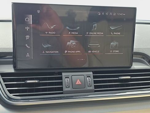 Certified 2024 Audi Q5 2.0T Prestige AWD/4WD image 24