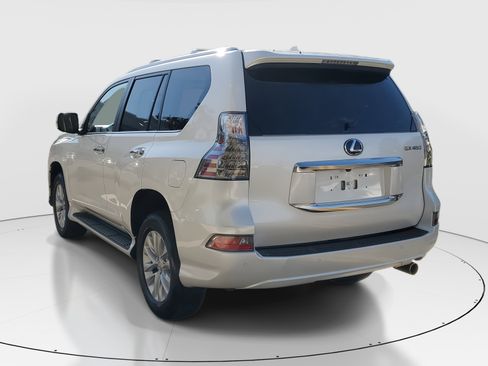 Used 2023 Lexus GX 460 Premium image 5