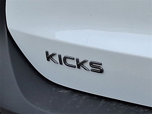 Used 2025 Nissan Kicks SV image 23