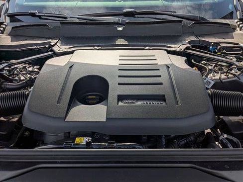 New 2026 Land Rover Discovery Limited Edition AWD/4WD image 18