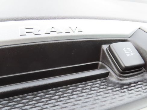 Used 2021 RAM 1500 Big Horn AWD/4WD image 11