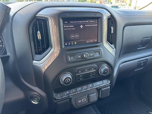 Used 2025 Chevrolet Silverado 1500 Custom Trail Boss w/ Turbomax Blackout Package AWD/4WD image 18