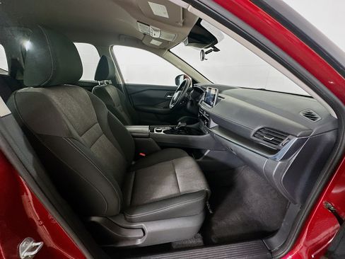 Used 2024 Nissan Rogue SV AWD/4WD image 30