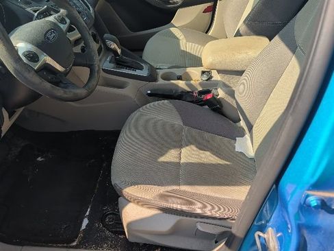 Used 2014 Ford Focus SE FWD image 11