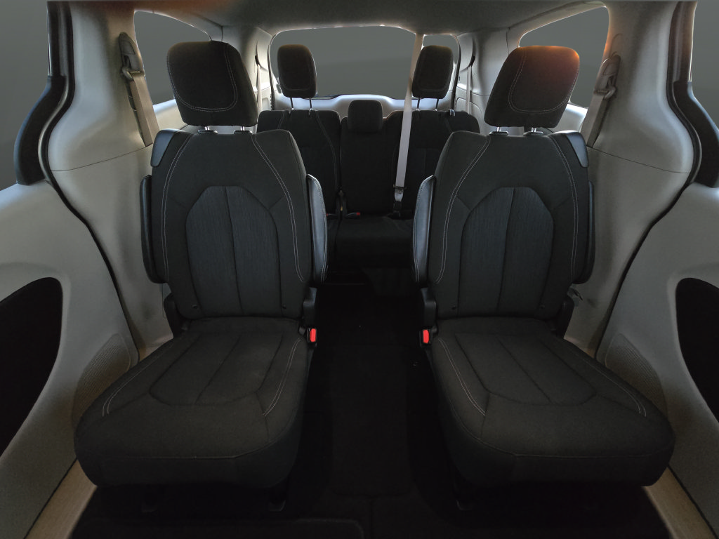 Used 2023 Chrysler Voyager LX FWD image 24