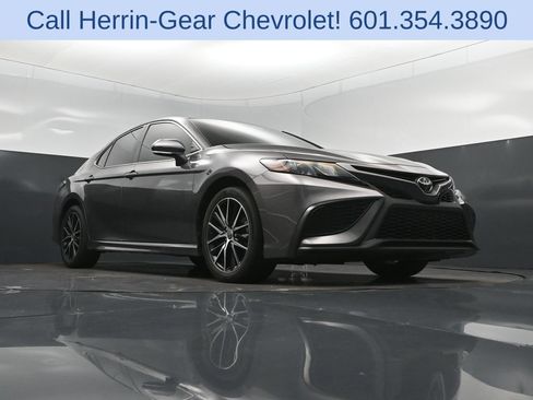 Used 2023 Toyota Camry SE w/ Convenience Package FWD image 39