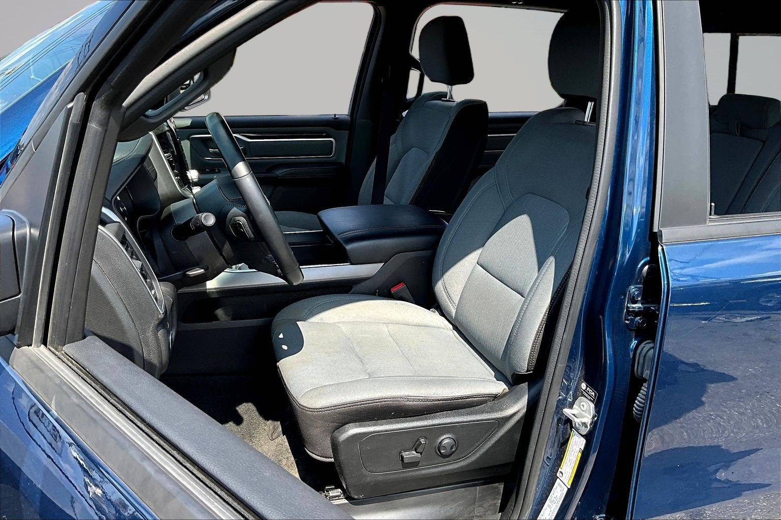 Used 2023 RAM 1500 Big Horn AWD/4WD image 21