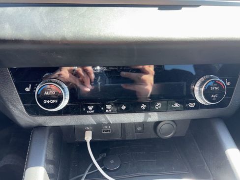 Used 2022 Mitsubishi Outlander SE image 25