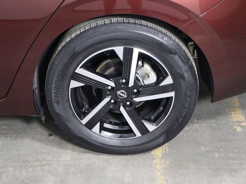Used 2025 Nissan Sentra SV FWD image 39