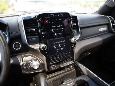 Used 2020 RAM 1500 Laramie AWD/4WD image 15