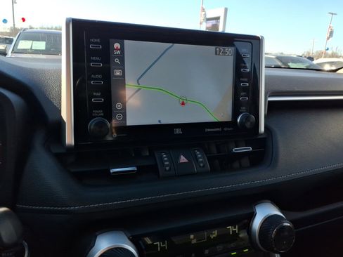 Used 2021 Toyota RAV4 Limited image 18