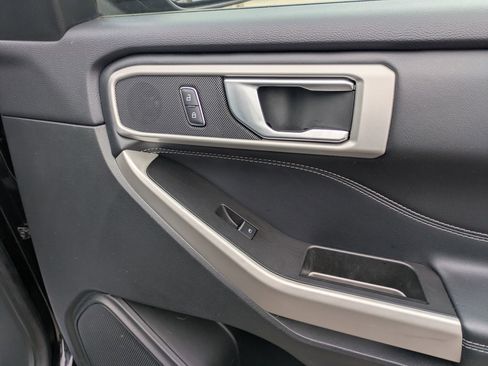 Certified 2022 Ford Explorer XLT w/ Equipment Group 202A image 35