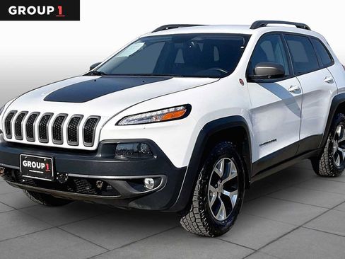 Used 2016 Jeep Cherokee Trailhawk w/ Comfort/Convenience Group AWD/4WD image 1