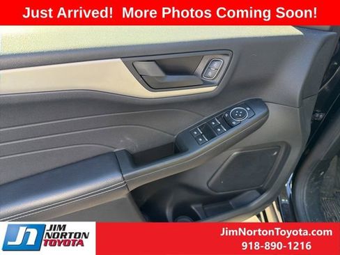 Used 2022 Ford Escape SE w/ Convenience Package image 9