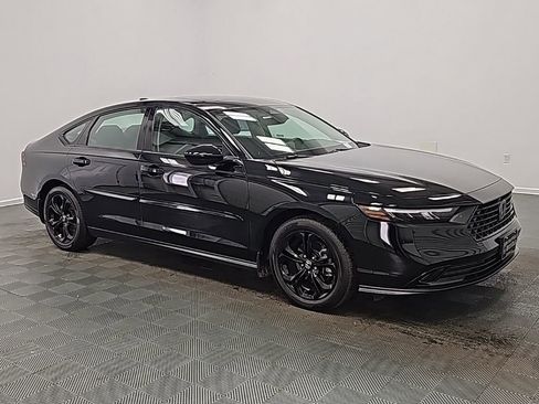 Used 2025 Honda Accord SE image 2