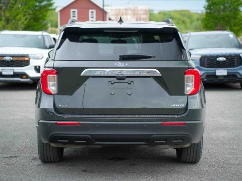 Used 2023 Ford Explorer XLT AWD/4WD image 6