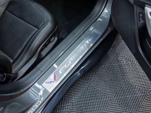 Used 2015 Chevrolet Corvette Z06 w/ Z07 Performance Package RWD image 38