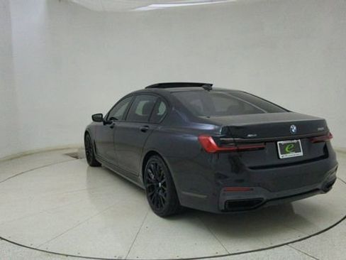 Used 2022 BMW 750i xDrive w/ Executive Package AWD/4WD image 68