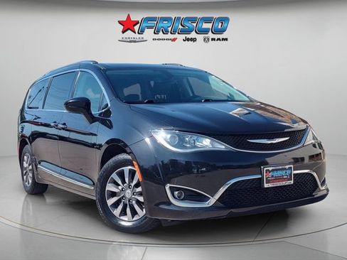 Used 2020 Chrysler Pacifica Touring-L Plus FWD image 1