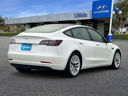 Used 2021 Tesla Model 3 Standard Range Plus image 2