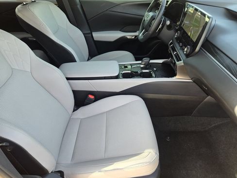 Used 2025 Lexus RX 350 Premium w/ Accessory Package (Z1) FWD image 13