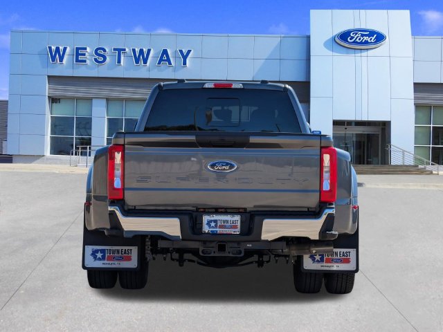 Used 2026 Ford F350 4x4 Crew Cab DRW Super Duty image 4