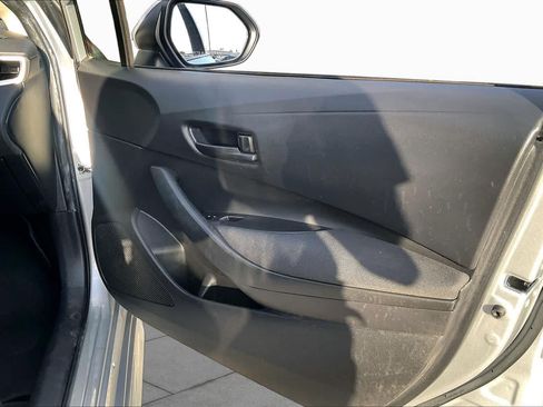 Used 2022 Toyota Corolla LE FWD image 34