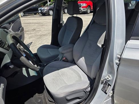 Used 2016 Hyundai Accent SE w/ Option Group 02 FWD image 17