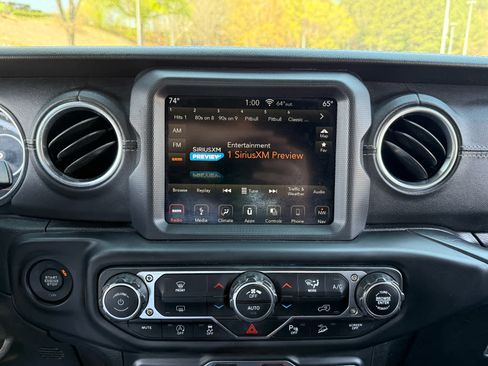 Used 2019 Jeep Wrangler Unlimited Sahara image 18