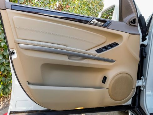 Used 2011 Mercedes-Benz ML 350 BlueTEC 4MATIC image 42