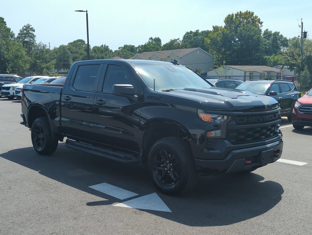 Used 2023 Chevrolet Silverado 1500 Custom Trail Boss w/ LPO, Dark Essentials Package AWD/4WD image 9