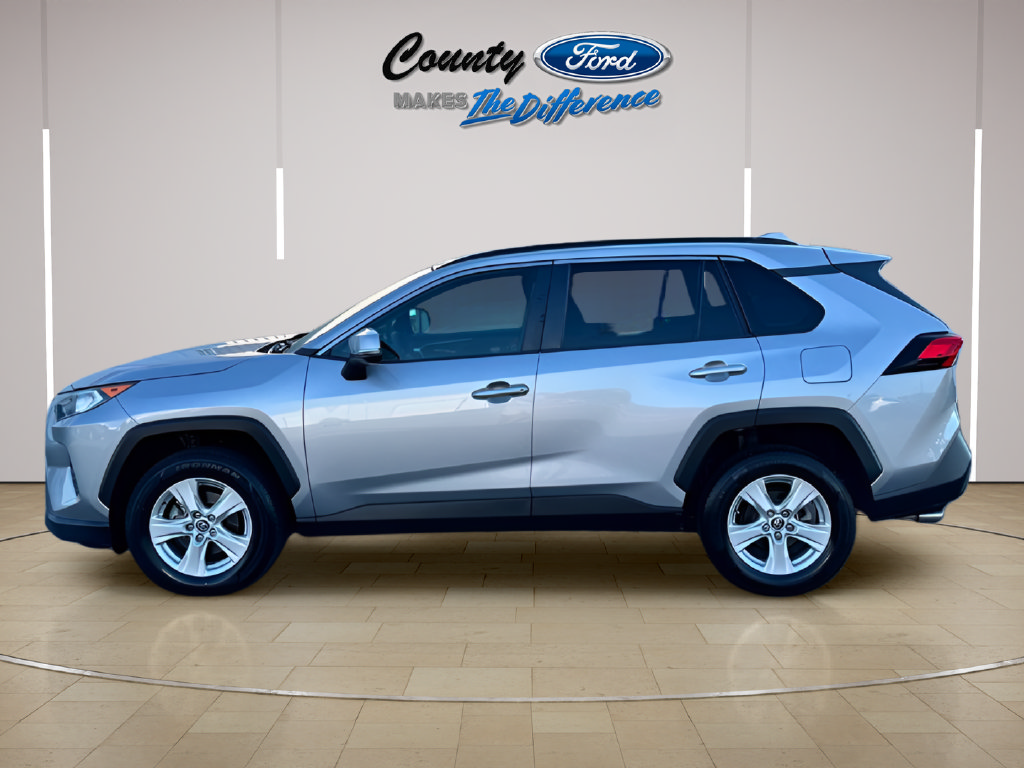 Used 2020 Toyota RAV4 XLE FWD image 3