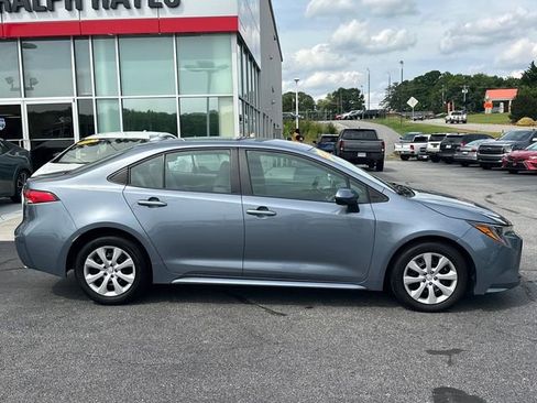 Used 2024 Toyota Corolla LE FWD image 2