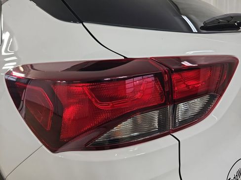 Used 2023 Chevrolet TrailBlazer LT w/ Convenience Package image 39