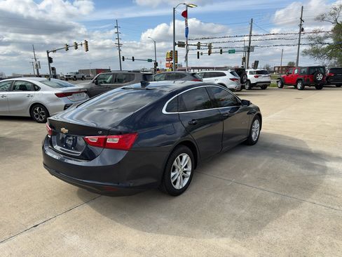 Used 2016 Chevrolet Malibu LT image 3