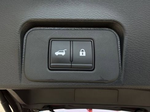 Used 2023 Nissan Rogue SV w/ SV Premium B Package FWD image 32