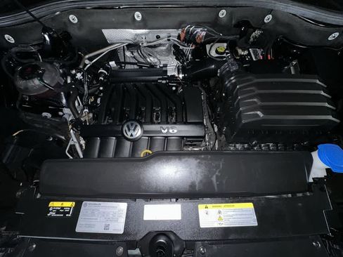 Certified 2023 Volkswagen Atlas Cross Sport SE FWD image 12