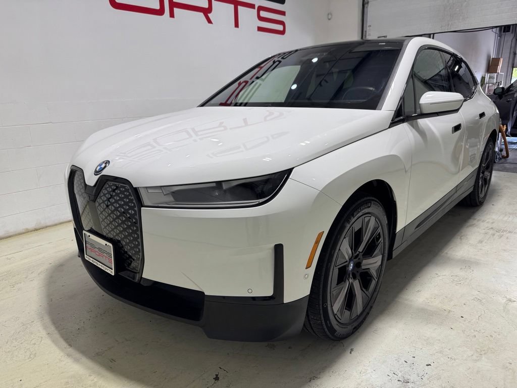 Used 2024 BMW iX xDrive50 w/ Premium Package AWD/4WD image 2