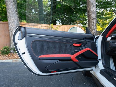 Used 2018 Porsche 911 GT2 RS image 27