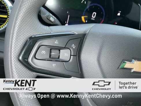 Used 2025 Chevrolet Trax LT image 16