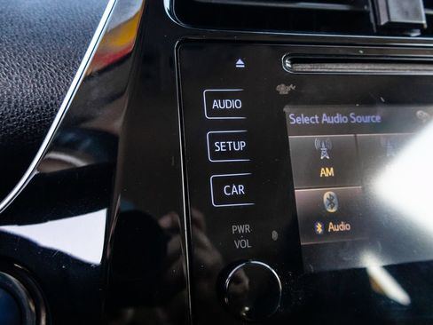 Used 2019 Toyota Prius L Eco w/ Carpet Mat Package FWD image 29