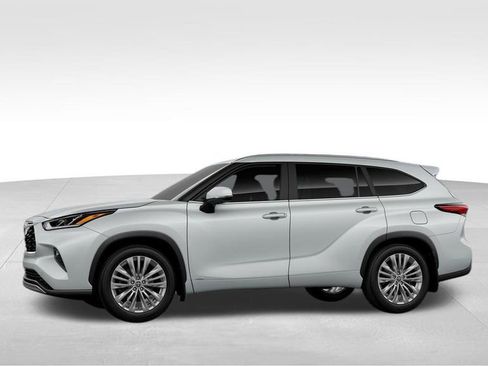 New 2026 Toyota Highlander Platinum image 3