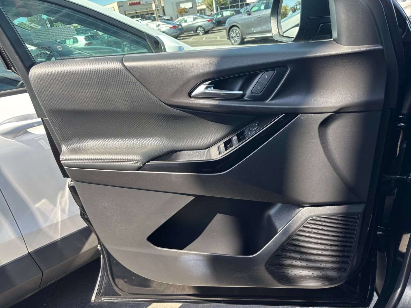 Used 2025 Chevrolet Equinox LT FWD image 18