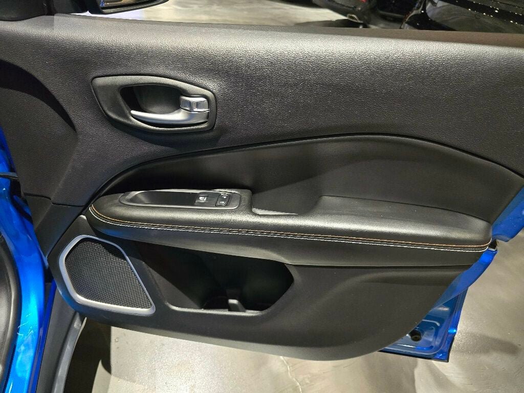 Used 2017 Jeep Compass Latitude w/ Popular Equipment Group FWD image 25