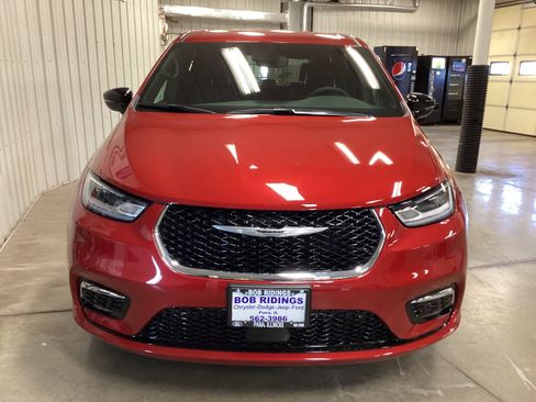 New 2026 Chrysler Pacifica Select FWD image 9