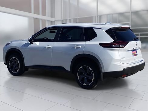 New 2026 Nissan Rogue SV image 4