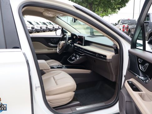 Used 2021 Lincoln Corsair FWD w/ Equipment Group 101A image 31